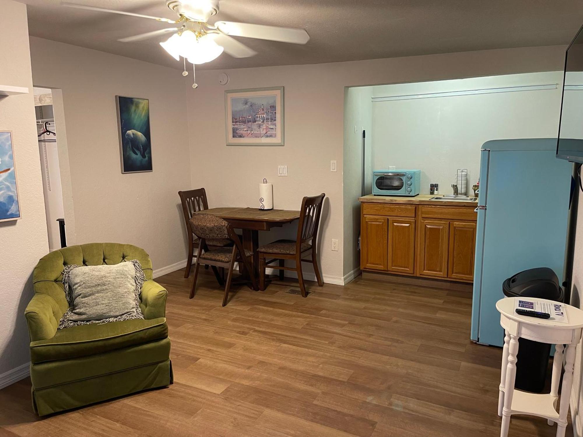 Nature Coast Inn & Cottages Inglis Екстер'єр фото