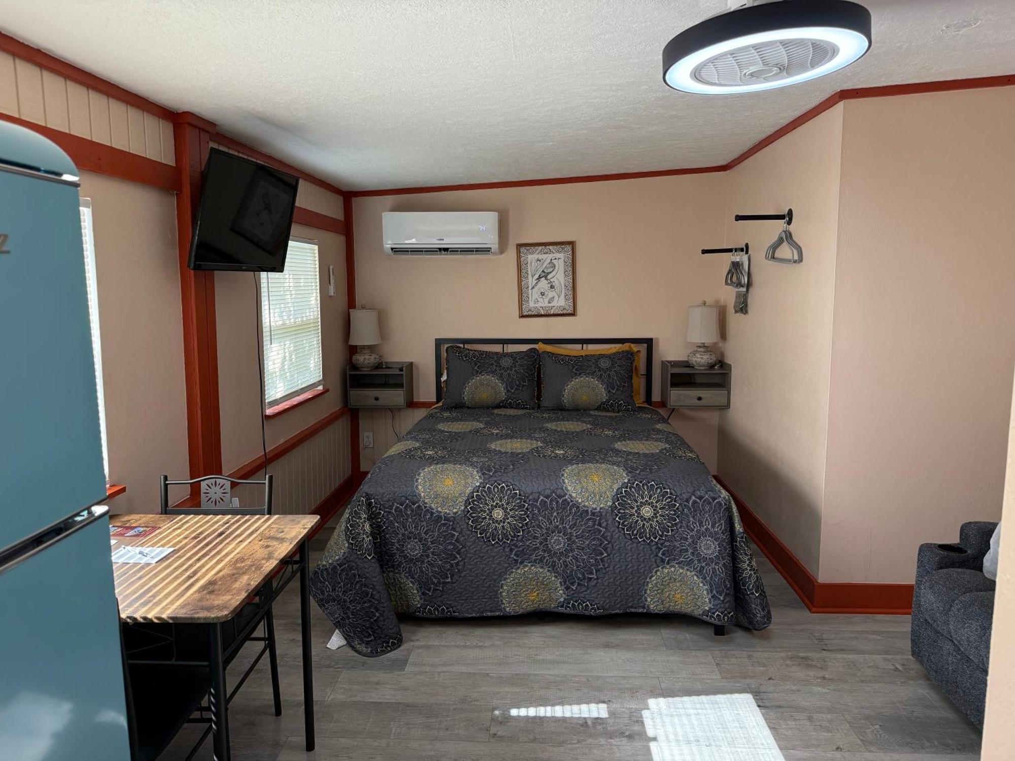 Nature Coast Inn & Cottages Inglis Екстер'єр фото